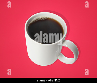 Stock Red Rocket grande tasse de café avec chemin de découpe sur un fond de couleur Banque D'Images