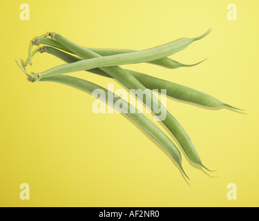 Stock Red Rocket les haricots verts sur un fond de couleur avec clipping path Banque D'Images