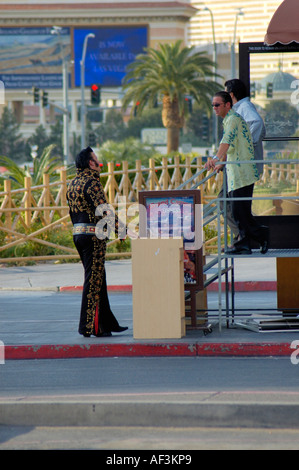 Imitateur d'Elvis sur le Strip à Las Vegas NEVADA USA Banque D'Images