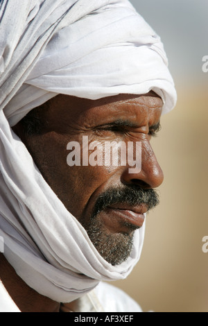 Un guide du Sahara en Mauritanie Banque D'Images