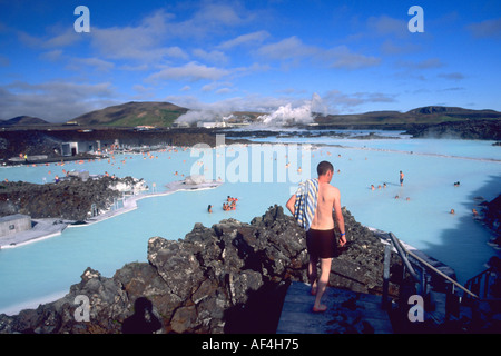 Blue Lagoon Geothermal Spa Piscine en été en plein jour jour soleil soleil près de Reykjavik Islande Europe Banque D'Images
