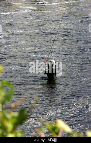 Pêche La pêche du saumon dans la région de la rivière Moy, Ballina, Comté de Mayo, République d'Irlande Banque D'Images