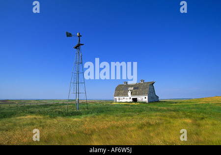 Détail d'une ancienne étable sur une exploitation de blé dans les Grandes Plaines, en Saskatchewan, Canada. Banque D'Images