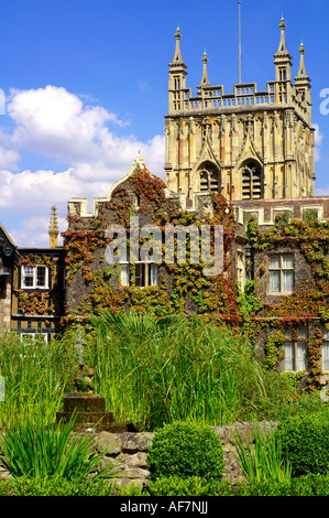 Prieuré de Great Malvern et Abbey Hotel. L'architecture traditionnelle. Angleterre Worcestershire Banque D'Images