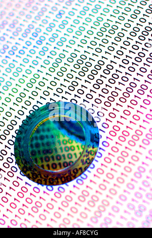 Les nombres binaires imprimé sur CD. Stockage numérique Banque D'Images