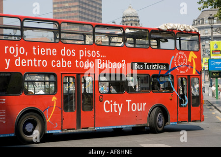 Red double decker bus bus touristiques s Turistikoa Arenal Bilbao Pays basque Espagne Pays Basque Banque D'Images