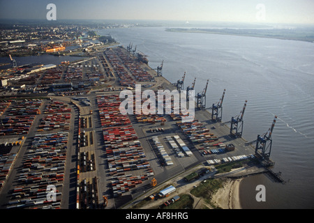 Photo aérienne de Bremerhaven, port de conteneurs à l'embouchure de la rivière Weser Banque D'Images