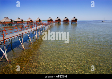 Les chambres du Flamingo Bay Water Lodge sur la péninsule de Barra Banque D'Images