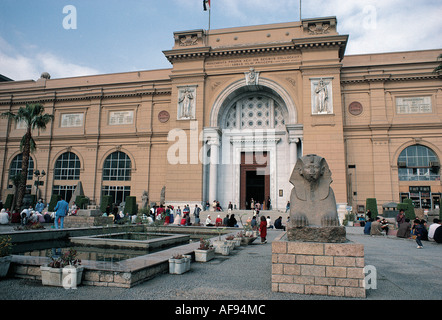 L'entrée principale du Musée égyptien du Caire et l'Egypte Banque D'Images