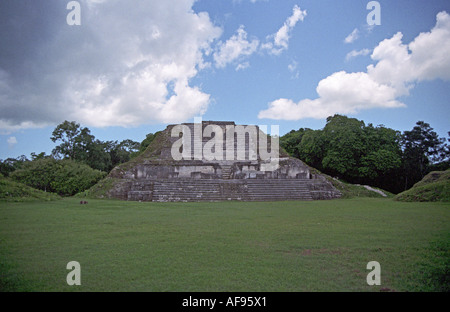 ALTUN HA BELIZE AMÉRIQUE CENTRALE D'août, le Temple de la Maçonnerie autels site Maya Banque D'Images