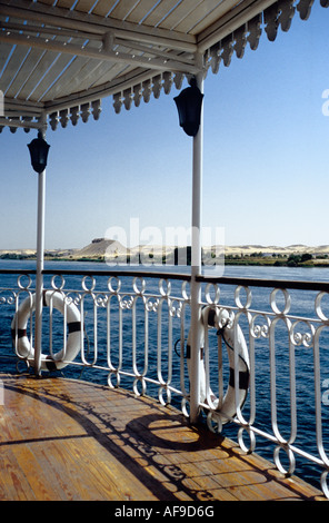 Vue depuis le bateau à vapeur ss Karim du désert, croisière sur le Nil, Egypte Banque D'Images