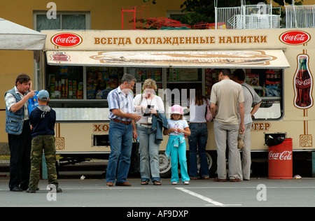 Restauration Mobile shop et les clients de la Russie Banque D'Images