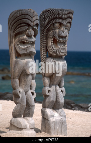 Hawaii,îles hawaïennes,Grande île d'Hawaï pu'uhonua o Honaunau Parc National historique, terrain public, loisirs, tikis par 12ème siècle ville de refuge t Banque D'Images