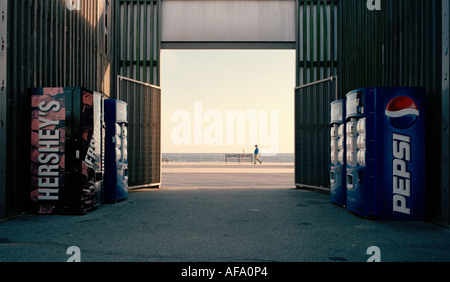 Distributeur Macines par la promenade, Coney Island, New York. Banque D'Images