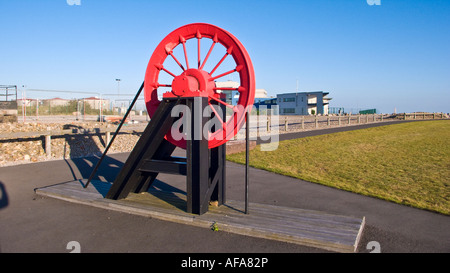 Roue de la mine au barrage de Cardiff memorial Banque D'Images