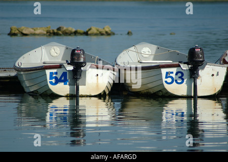 Location de bateaux de pêche amarrés à Normanton sur Rutland Water, England, UK Banque D'Images