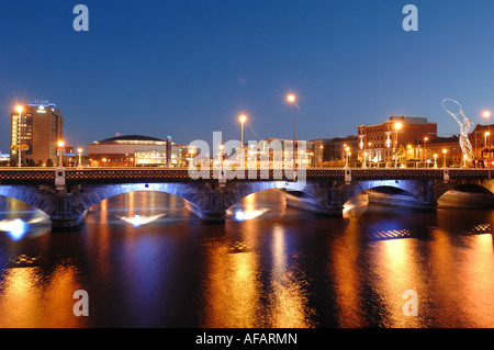 Pont sur la Queens Belfast Lagan Banque D'Images