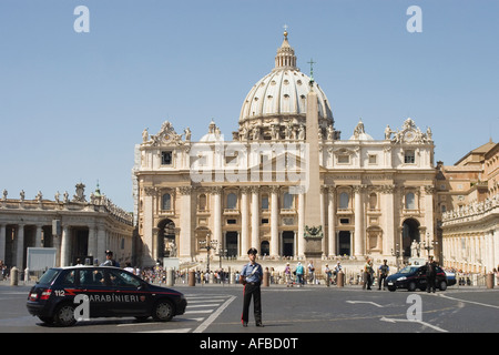 Concile Vatican ii avec la garde de la police Banque D'Images