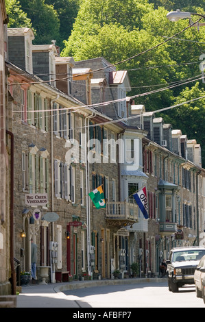 Rangée de pierre Race Street abrite des magasins et des galeries d'Oklahoma Jim Thorpe Banque D'Images