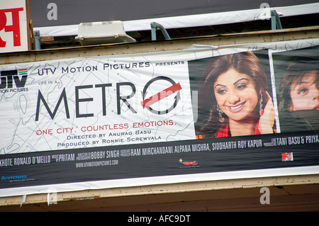 Affiche de film de Bollywood 'La vie dans un métro' avec Shilpa Shetty, Inde Banque D'Images