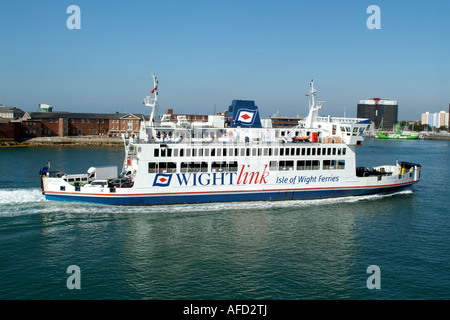 Roro Ferry St foi entre dans le port de Portsmouth dans le sud de l'Angleterre Wightlink Banque D'Images