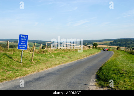 Single Track Road, South Downs, l'Trundel, Goodwood, West Sussex Banque D'Images