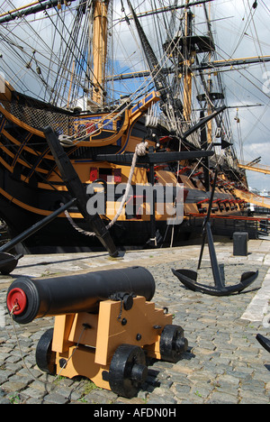Tourelles canon, Nelson's célèbre navire amiral, le HMS Victory, historique de Portsmouth, Portsmouth, Hampshire, Angleterre, Royaume-Uni Banque D'Images
