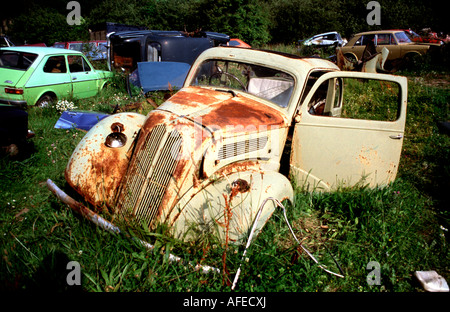 50 Ford Anglia à Devon populaires ferrailles Banque D'Images