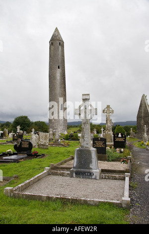 Le monastère de Kilmacduagh Comté de Galway Banque D'Images