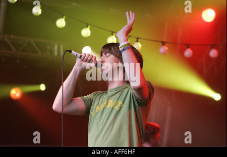 Le groupe de rock s'effectuer. Photo : le chanteur Danny Mcnamara. Banque D'Images