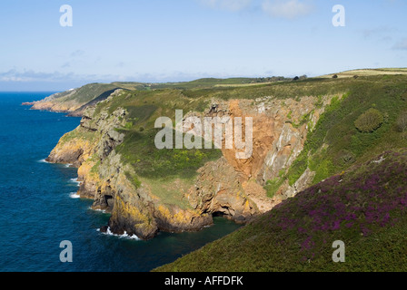 dh Ile Agois ST MARY JERSEY National Trust North Coast Property View from coastal path falaises seacliffs Island Cliff Channel îles pittoresque royaume-uni Banque D'Images