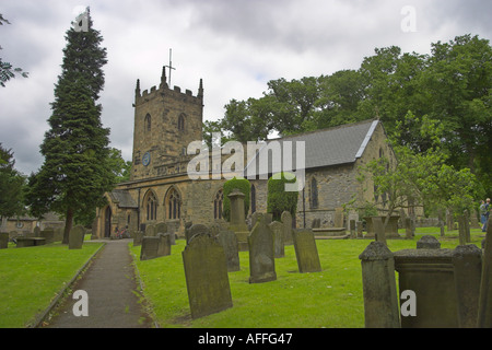 Eyam église paroissiale. Église de Saint-Laurent, Eyam, Derbyshire, Royaume-Uni. Banque D'Images