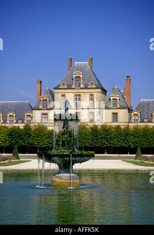 Le parc et jardins de Fountainebleau Palais ou château, Paris, France. Banque D'Images