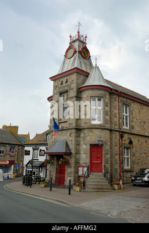 Ancien hôtel de ville de Marazion et le roi s'public house Town Hall est maintenant un musée précédemment utilisés comme une prison est Cornwall Marazion Banque D'Images