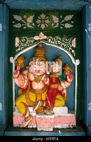 L'Inde Karnataka Mysore sculpté artisanat figure de Dieu Uma Maheshwara Banque D'Images