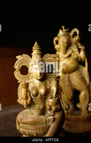 L'Inde Karnataka Mysore santal artisanat sculptures de divinités hindoues Banque D'Images