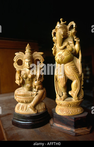 L'Inde Karnataka Mysore santal sculpté artisanat Banque D'Images