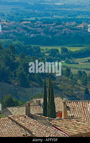 Toits de Caromb, Vaucluse provence sud de la France, mai 2005 Banque D'Images