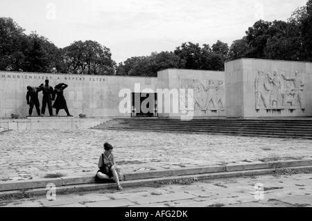 Panthéon du mouvement de la classe ouvrière en monument Cimetière Kerepesi au centre de Budapest, Hongrie UE Banque D'Images