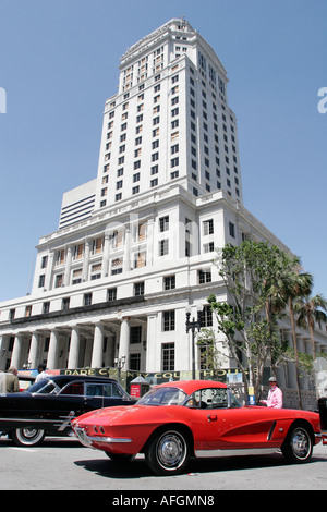 Miami Florida,Flagler Street,Classic car cars Show,Red Chevrolet Corvette,County Courthouse,les visiteurs voyage visite touristique site touristique la Banque D'Images