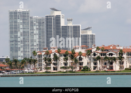 Miami Florida,Biscayne Bay,Fisher Island,condominiums,logement,Miami Beach,haute élévation,s'élève gratte-ciel gratte-ciel bâtiments de construction,FL060331359 Banque D'Images