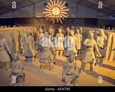 La figure d'imitation de la Terre cuite sculpture terracotta warrior Bingma Yong Banque D'Images