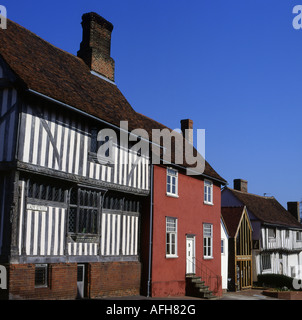 Bâtiments à colombages et Guildhall dans rue de la femme Lavenham Suffolk Angleterre Banque D'Images