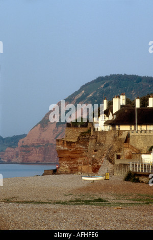 Tôt le matin sur la plage à Sidmouth dans le Devon England UK Banque D'Images