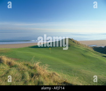 Golf au bord de l'Atlantique Mer/Océan au large de la côte irlandaise, parcours de golf avec l'océan Atlantique Banque D'Images