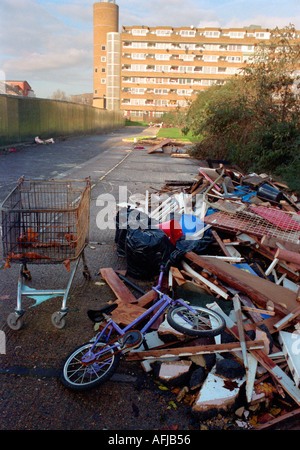 Foutaise à voler en face de Peckham Housing Estate, dans le sud de Londres. Banque D'Images