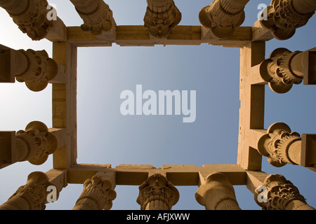 Le kiosque de Trajan construit en 167 AD à la plus ancienne Temple de Philae près d'Assouan. Banque D'Images
