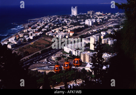 À partir de la Baie de Haïfa au sommet du Mont Carmel à la recherche vers le bas. Israël Banque D'Images