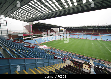 Vue sur les stands à l'intérieur d'Aston Villa Football club Birmingham England Banque D'Images