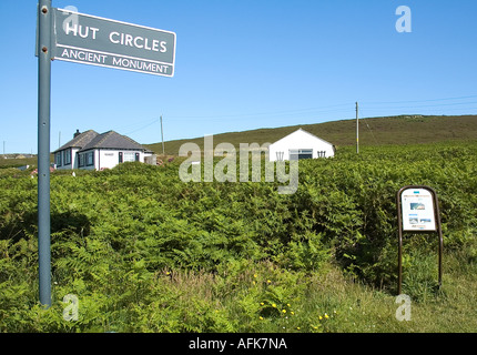 Signe de l'information, Ty Mawr Hut des cercles, à l'âge de fer, au sud du site Pile, Anglesey, au nord ouest du pays de Galles Banque D'Images